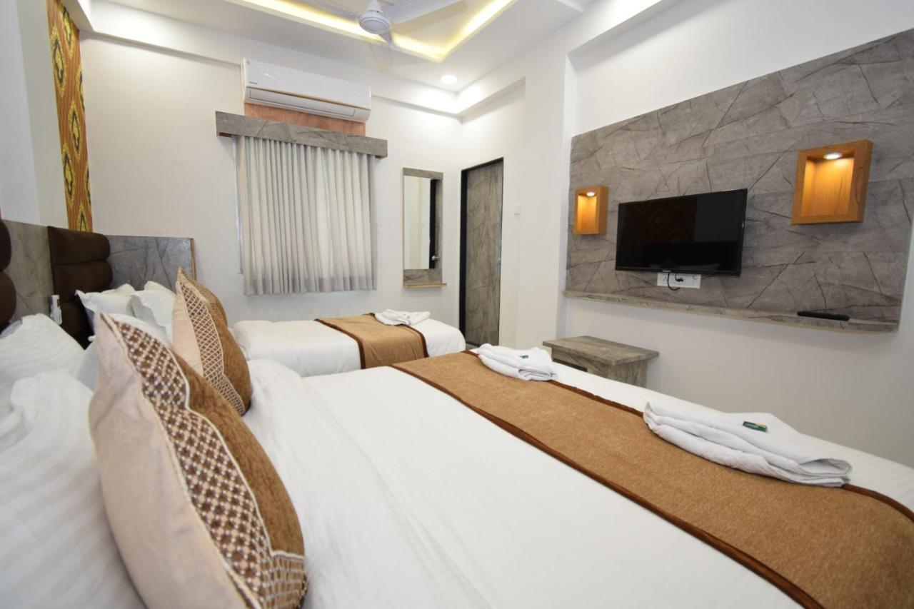 أحمد أباد Hotel A1 Vastrapur المظهر الخارجي الصورة