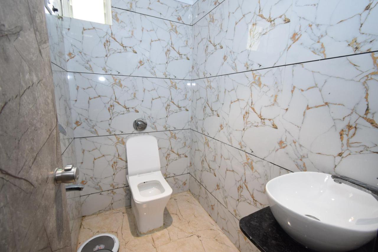 أحمد أباد Hotel A1 Vastrapur المظهر الخارجي الصورة