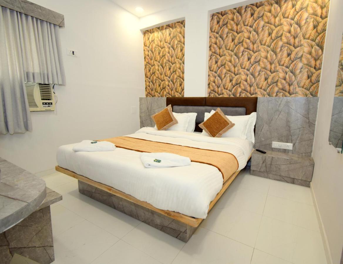 أحمد أباد Hotel A1 Vastrapur المظهر الخارجي الصورة
