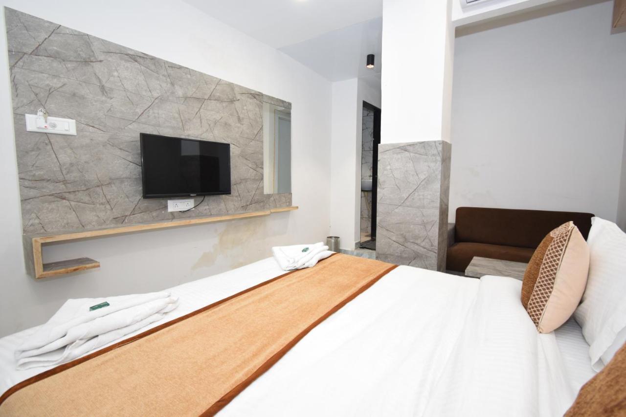 أحمد أباد Hotel A1 Vastrapur المظهر الخارجي الصورة