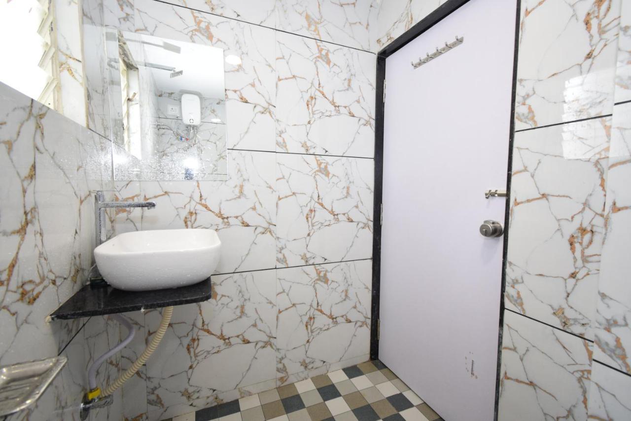 أحمد أباد Hotel A1 Vastrapur المظهر الخارجي الصورة