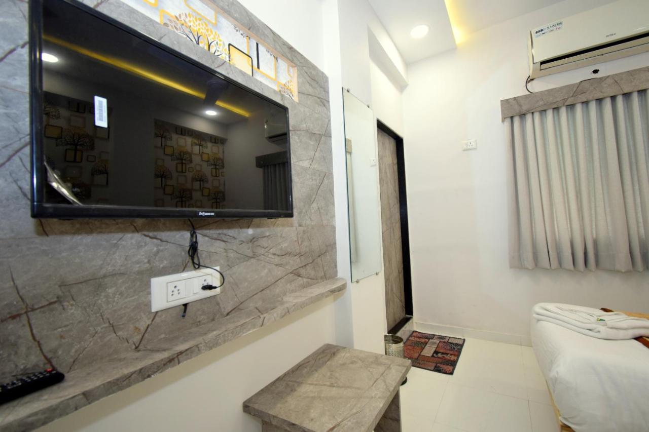أحمد أباد Hotel A1 Vastrapur المظهر الخارجي الصورة