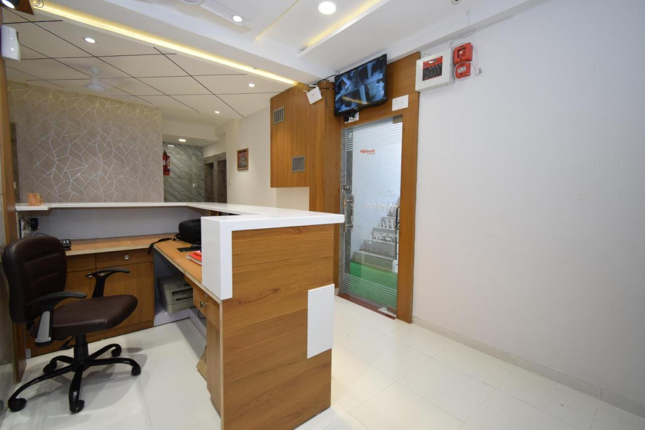 أحمد أباد Hotel A1 Vastrapur المظهر الخارجي الصورة