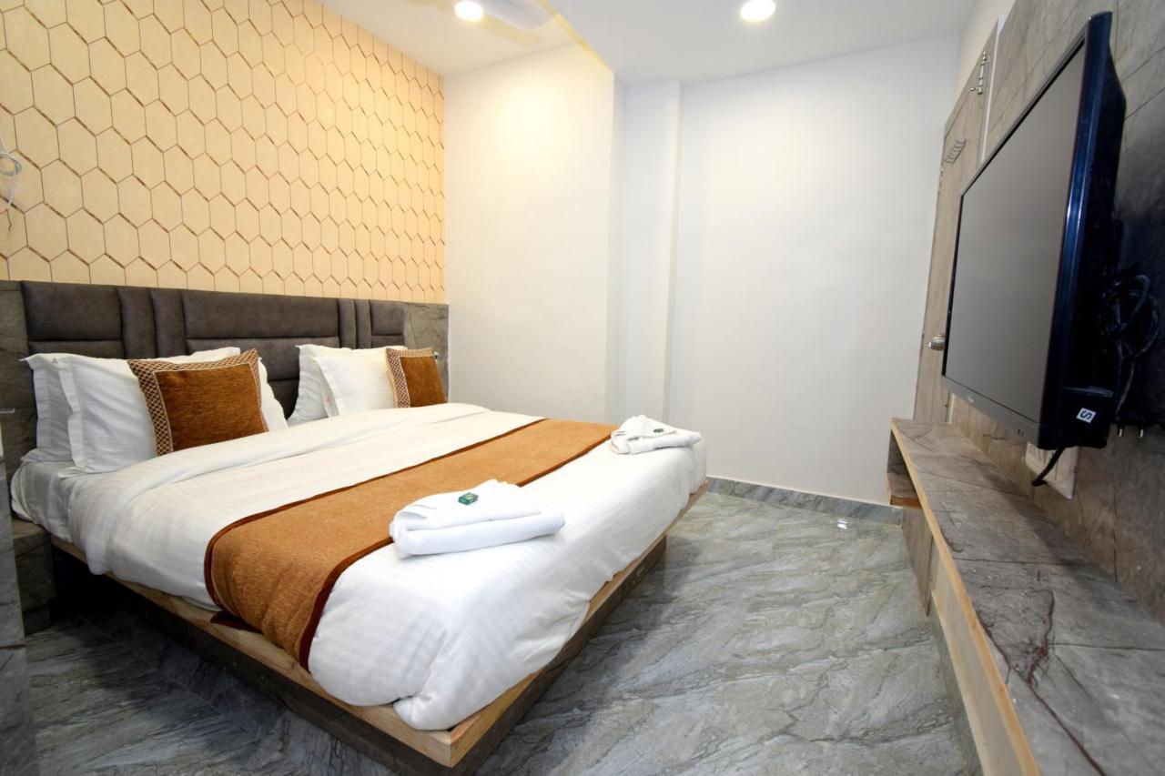 أحمد أباد Hotel A1 Vastrapur المظهر الخارجي الصورة