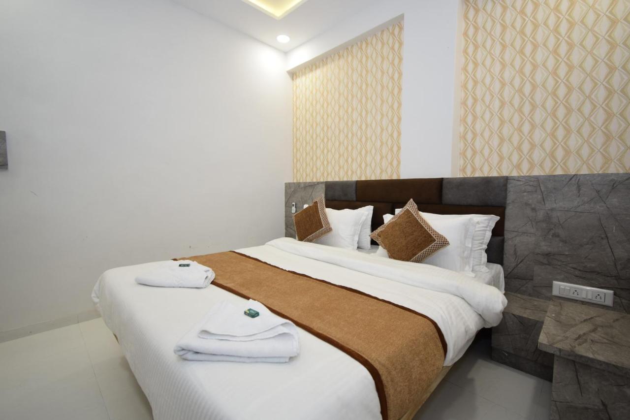 أحمد أباد Hotel A1 Vastrapur المظهر الخارجي الصورة