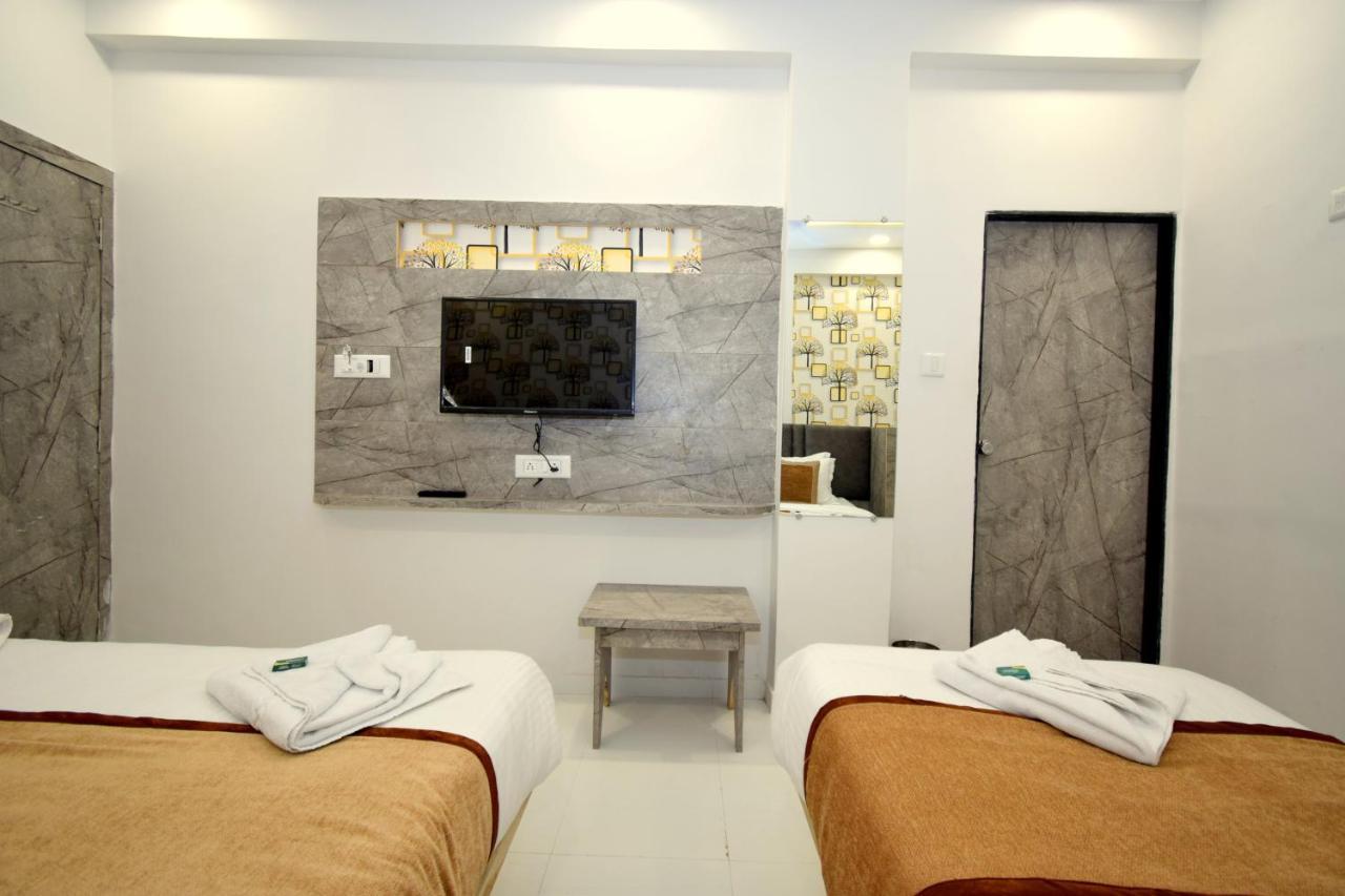 أحمد أباد Hotel A1 Vastrapur المظهر الخارجي الصورة