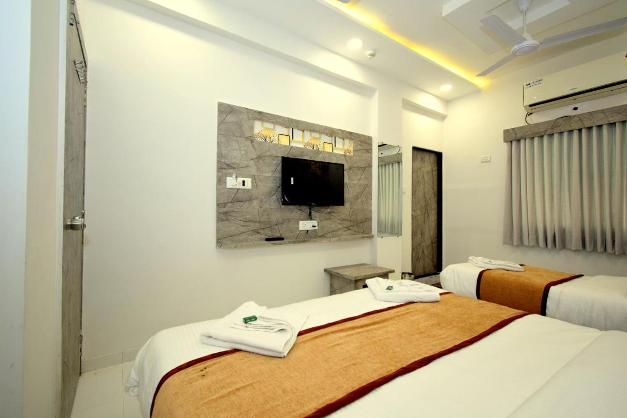 أحمد أباد Hotel A1 Vastrapur المظهر الخارجي الصورة