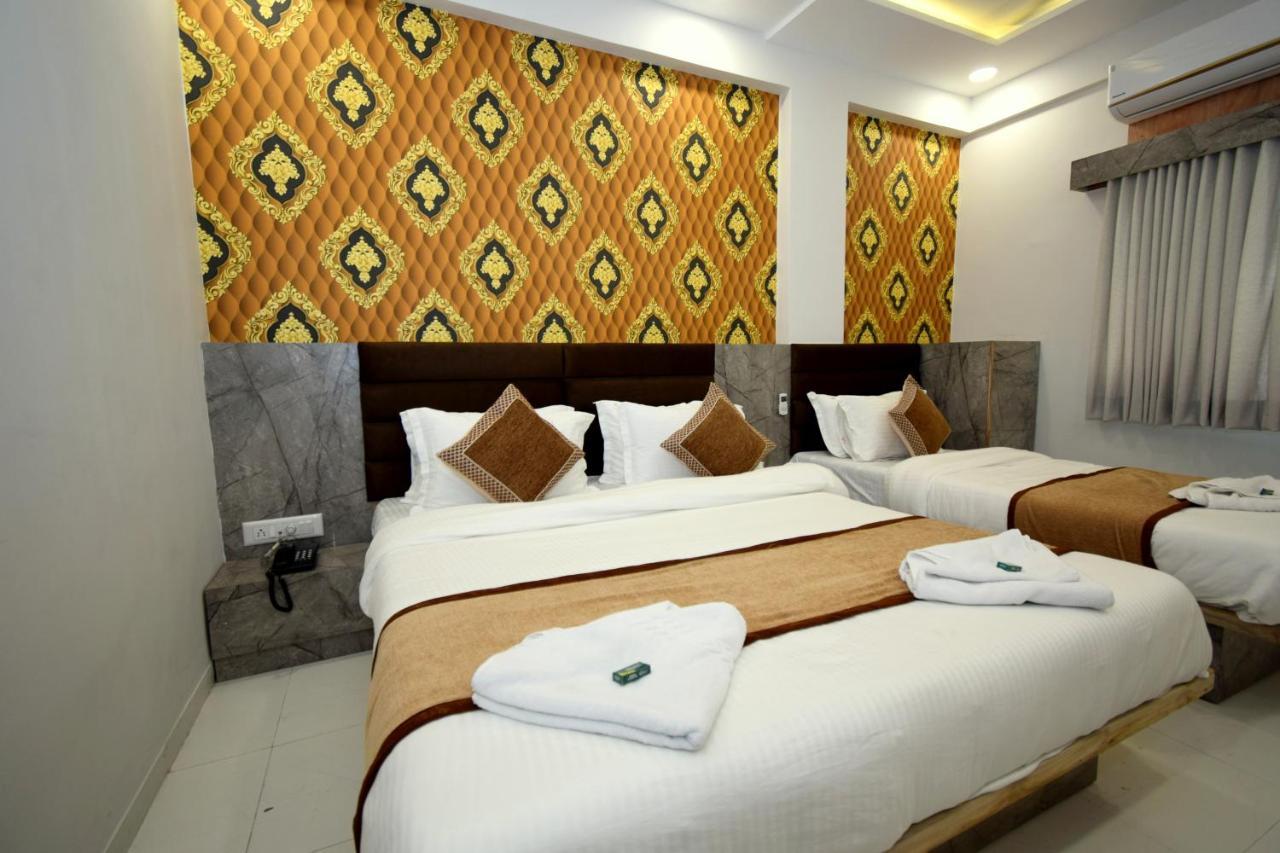 أحمد أباد Hotel A1 Vastrapur المظهر الخارجي الصورة
