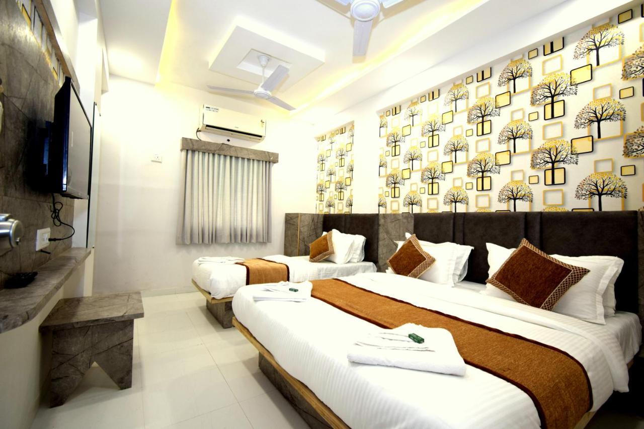 أحمد أباد Hotel A1 Vastrapur المظهر الخارجي الصورة