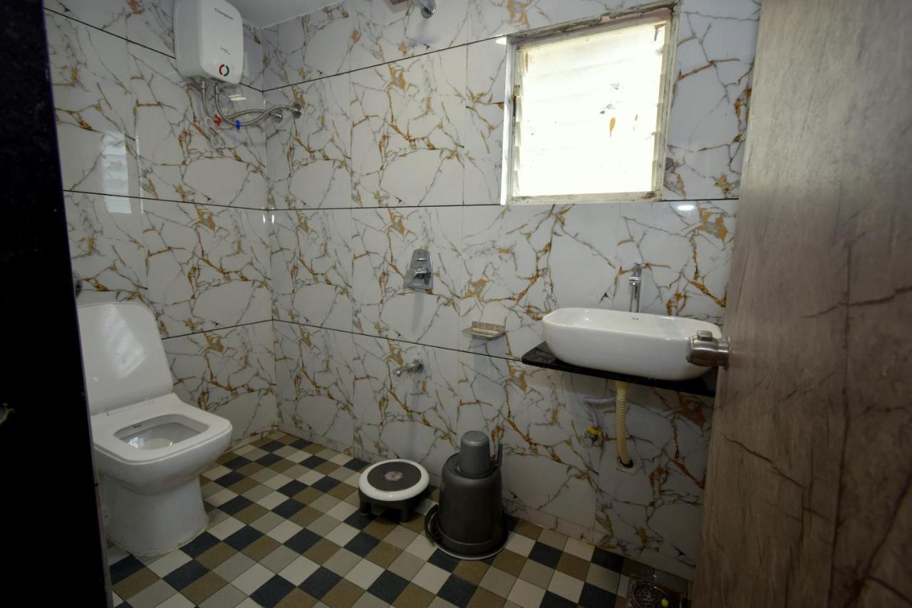 أحمد أباد Hotel A1 Vastrapur المظهر الخارجي الصورة