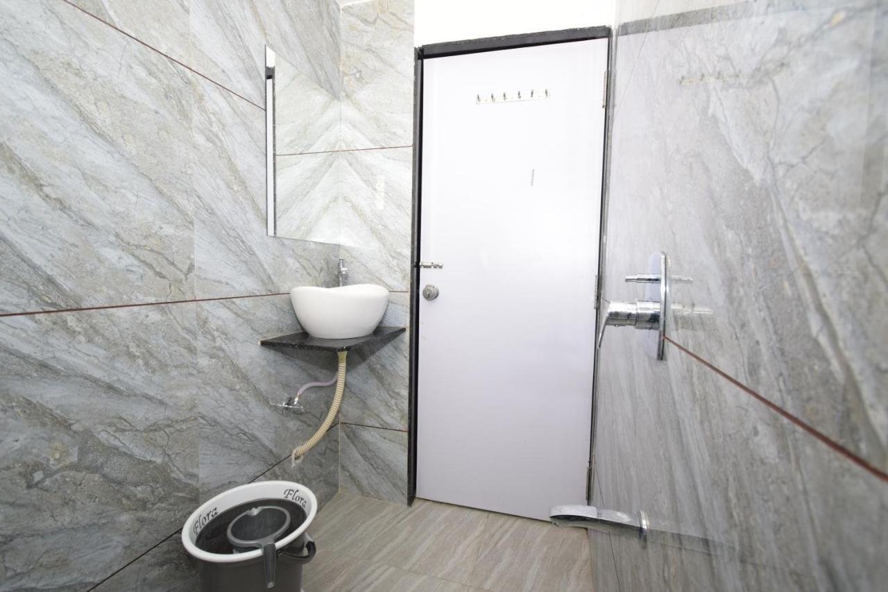 أحمد أباد Hotel A1 Vastrapur المظهر الخارجي الصورة
