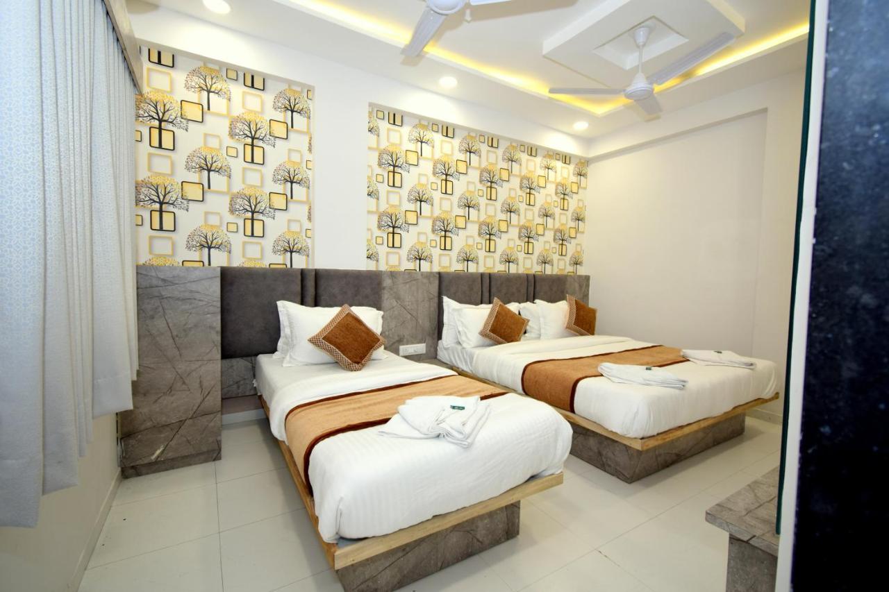 أحمد أباد Hotel A1 Vastrapur المظهر الخارجي الصورة